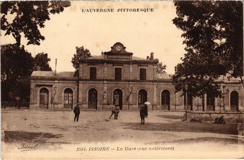 Carte postale ancienne Issoire La Gare - Vue Exterieure à Issoire