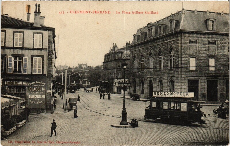 Carte postale ancienne Clermont-Ferrand La Place Gilbert-Gaillard à Clermont-Ferrand