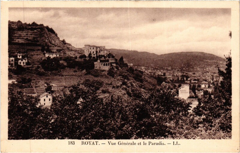 Carte postale ancienne Royat Vue Generale et le Paridis à Royat
