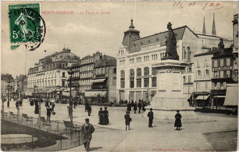 Carte postale ancienne Clermont-Ferrand La Place de Jaude à Clermont-Ferrand