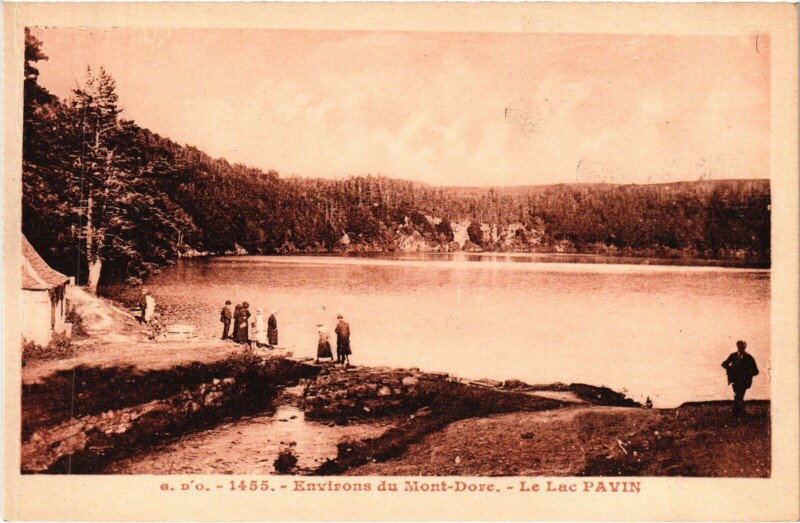 Carte postale ancienne Le Mont-Dore Environs - Le Lac Pavin à Mont-Dore