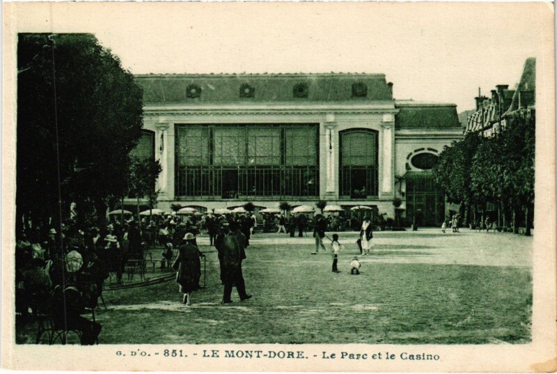 Carte postale ancienne Le Mont-Dore Le Parc et le Casino à Mont-Dore