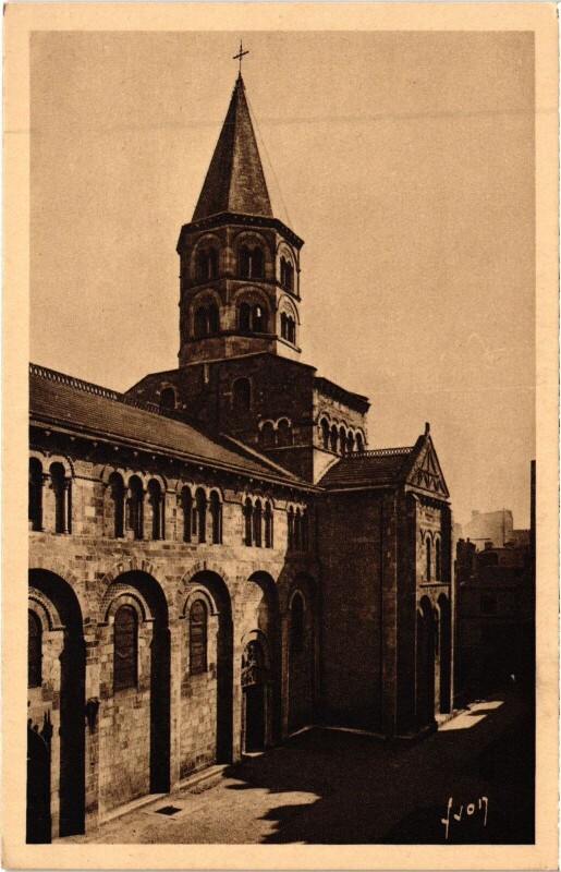 Carte postale ancienne Clermont-Ferrand Eglise Notre-Dame du Port à Clermont-Ferrand