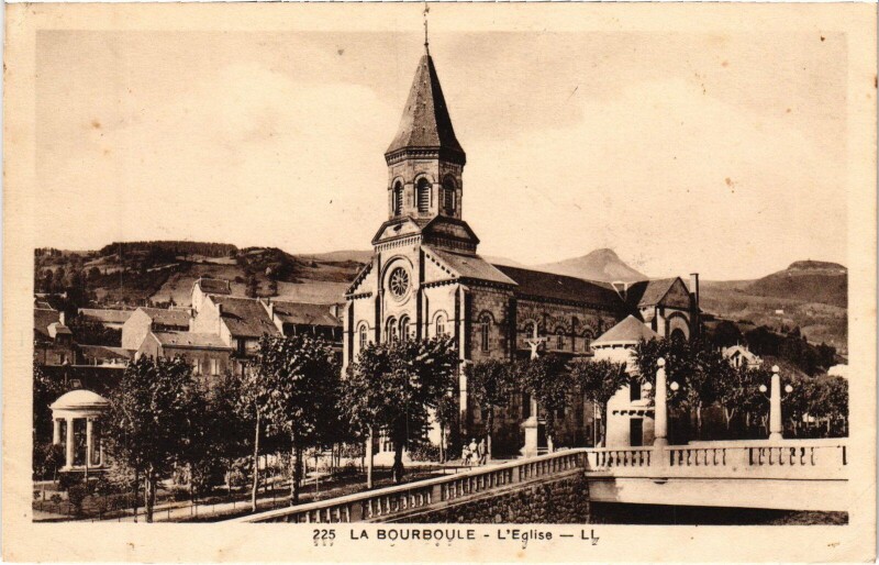 Carte postale ancienne La Bourboule L'Eglise à La Bourboule