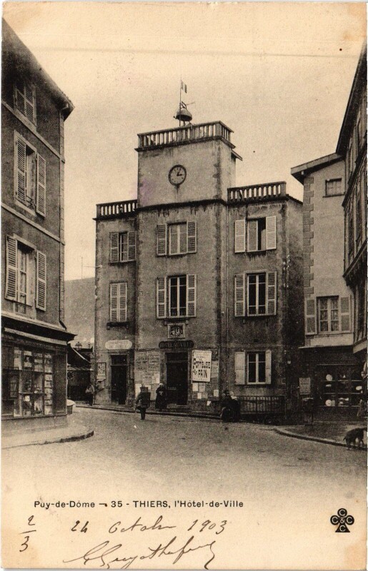Carte postale ancienne Thiers L'Hotel de Ville à Thiers