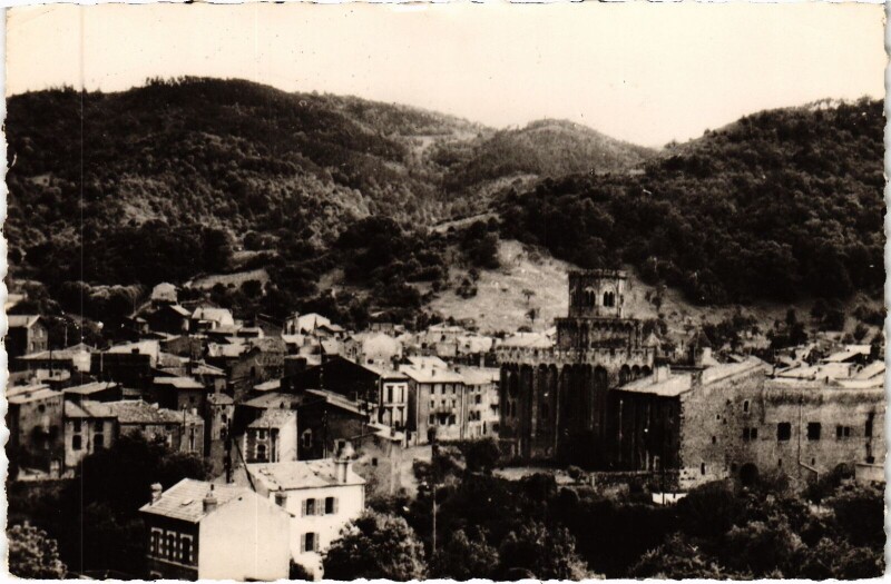 Carte postale ancienne Royat Vue sur le Vieux Royat à Royat