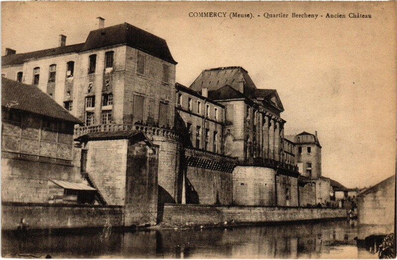 Carte postale ancienne Commercy-Quartier Bercheny-Ancien Cháteau à Commercy