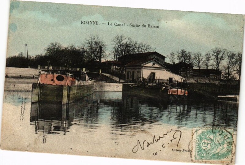 Carte postale ancienne Roanne - Le Canal - Sortie du Bassin à Roanne