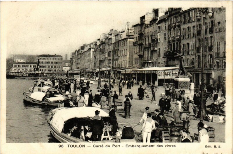 Carte postale ancienne Toulon Carré du Port-Embarquement des vivres à Toulon