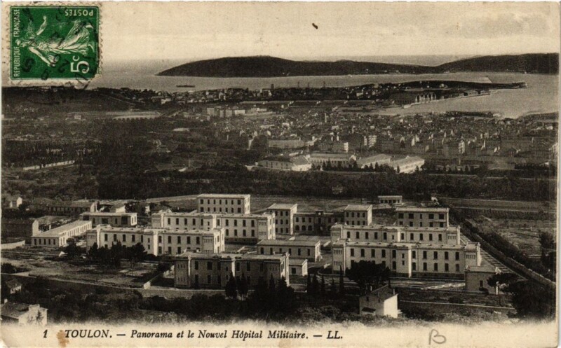 Carte postale ancienne Toulon Panorama et le Nouvel Hopital Militaire à Toulon
