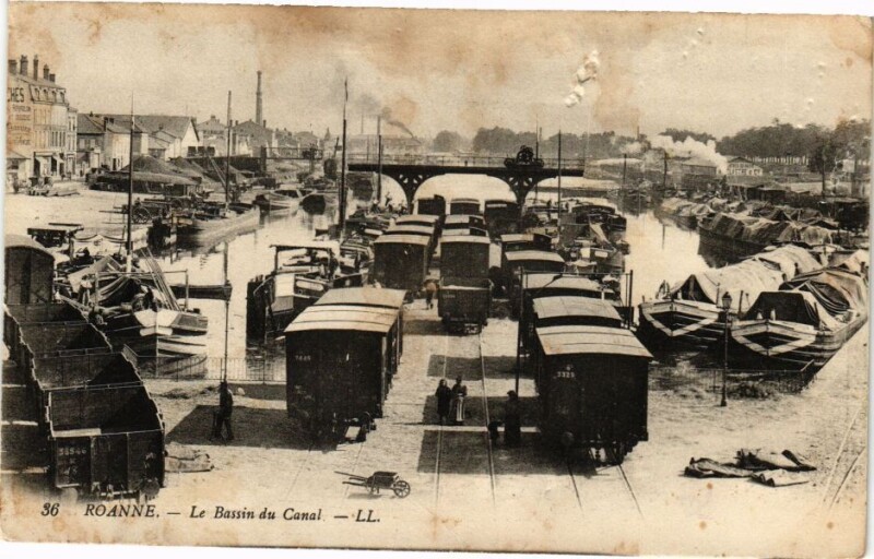 Carte postale ancienne Roanne - Le Bassin du Canal à Roanne