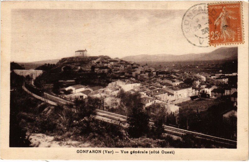 Carte postale ancienne Gonfaron - Vue générale à Gonfaron