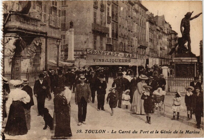 Carte postale ancienne Toulon Le Carre du Port et le Génie de la Marine à Toulon