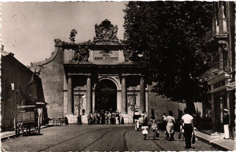 Carte postale ancienne Toulon La porte principale de l'Arsenal à Toulon