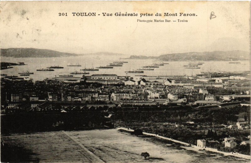 Carte postale ancienne Toulon Vue générale prise du Mont Faron à Toulon