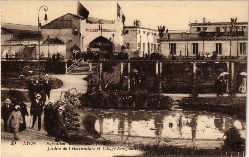 Carte postale ancienne Lyon - Jardins de l'Horticulture et Village Senegalais à Lyon