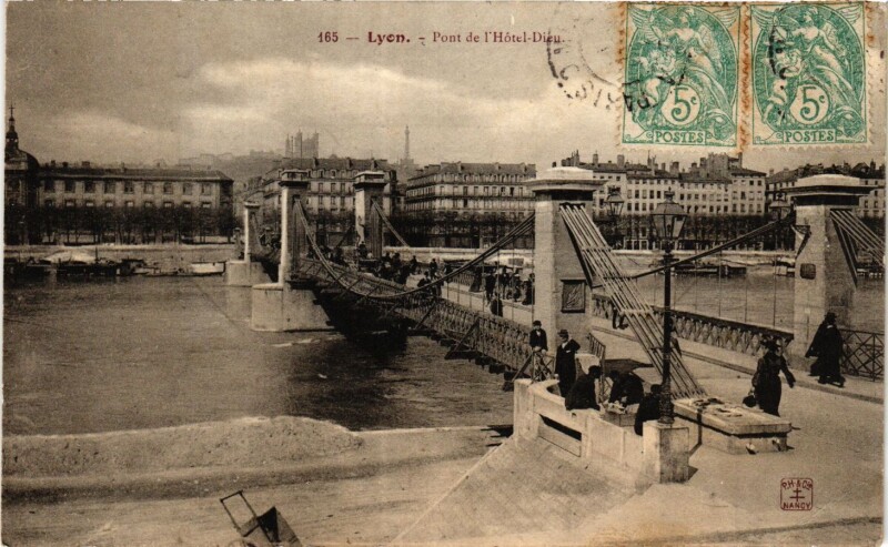 Carte postale ancienne Lyon - Pont de l'Hotel Dieu à Lyon