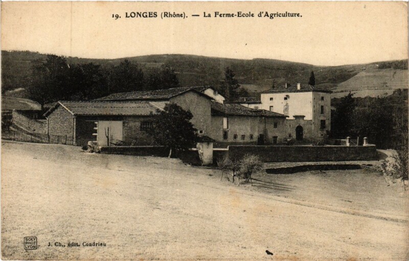 Carte postale ancienne Longes - La Ferme Ecole d'Agriculture à Longes