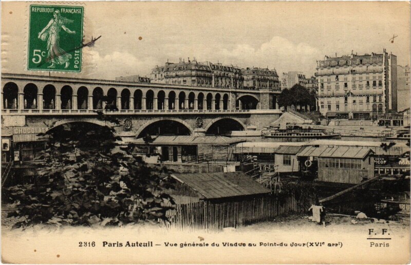Carte postale ancienne Auteuil — Vue générale du Viaduc au Point-du Jour à Paris 16e