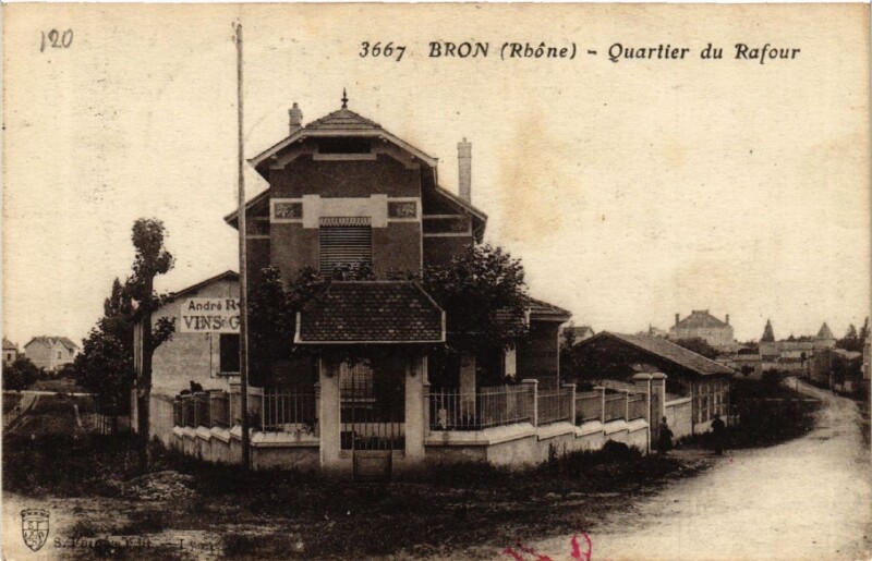 Carte postale ancienne Bron Quartier du Rafour