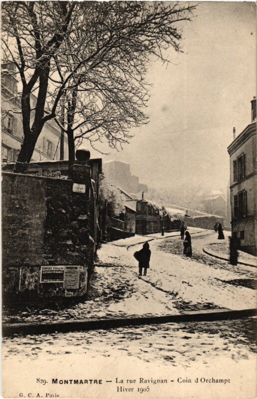 Carte postale ancienne Montmartre - La rue Ravignan - Coin d'Orchampt à Paris 18e