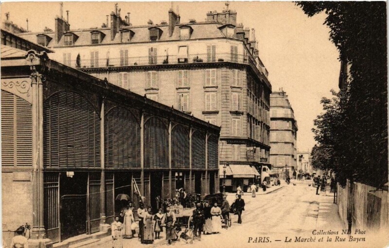 Carte postale ancienne Le Marché et la Rue Bayen à Paris 17e
