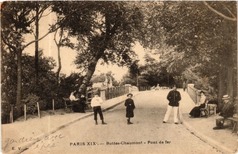 Carte postale ancienne Buttes-Chaumont - Pont de fer à Paris 19e