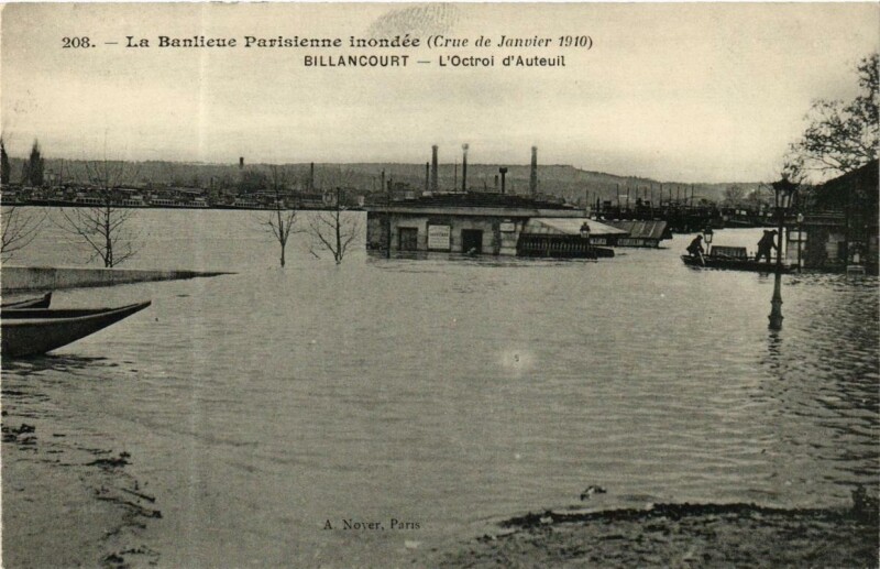 Carte postale ancienne La Banlieue Parisienne inondée (Crue de Janvier 1910) - L'Octroi d'Auteuil à Paris 16e