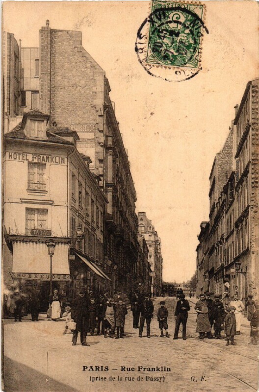 Carte postale ancienne Rue Franklin prise de la rue de Passy à Paris 16e