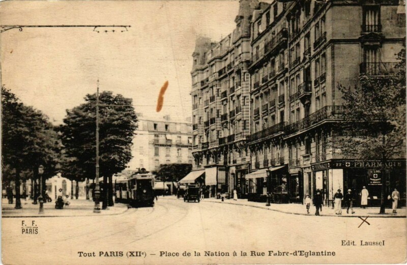 Carte postale ancienne Tout Paris 12e Place de la Nation. Rue Fabre-d'Eglantine F. Fleury à Paris 12e