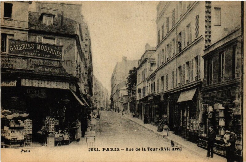 Carte postale ancienne Rue de la Tour à Paris 16e