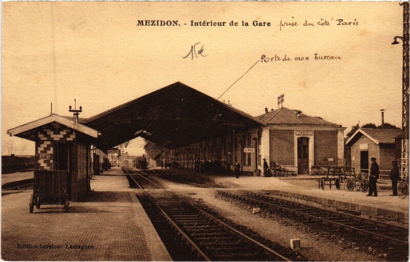 Carte postale ancienne Mezidon Interieur de la Gare