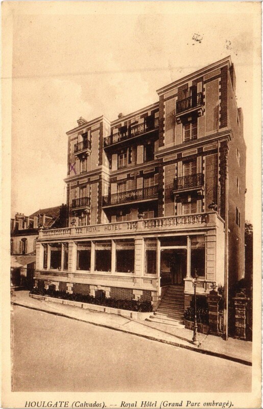 Carte postale ancienne Houlgate Royal Hotel à Houlgate