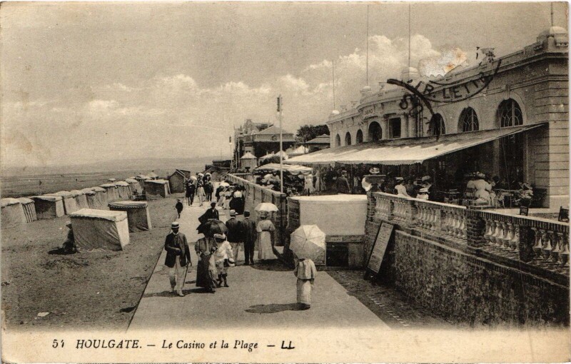 Carte postale ancienne Houlgate Le Casino et la Plage à Houlgate