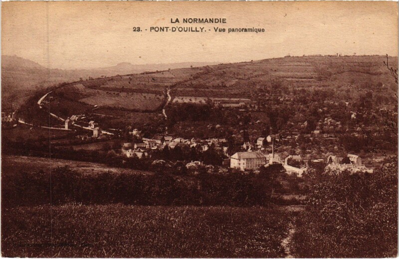 Carte postale ancienne Pont-d'Ouilly Vue Panoramique à Pont-d'Ouilly