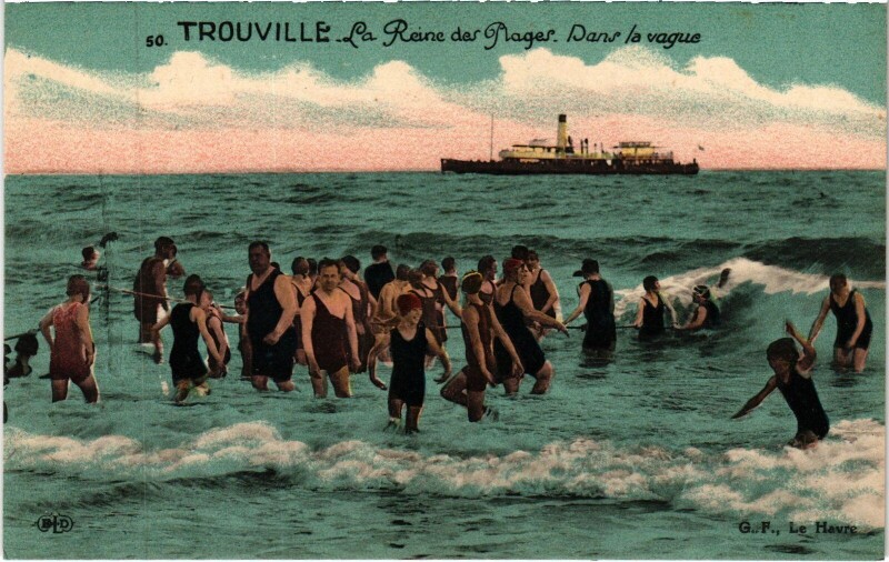 Carte postale ancienne Trouville-sur-Mer Dans la Vague à Trouville-sur-Mer