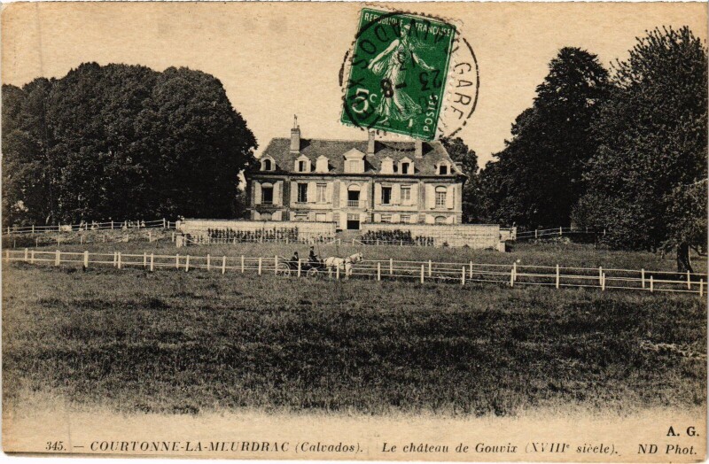 Carte postale ancienne Courtonne-la-Meurdrac Le Chateau de Gouvix à Courtonne-la-Meurdrac