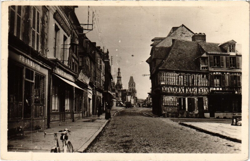 Carte postale ancienne Orbec Rue Grande - Vieilles Maisons à Maisons