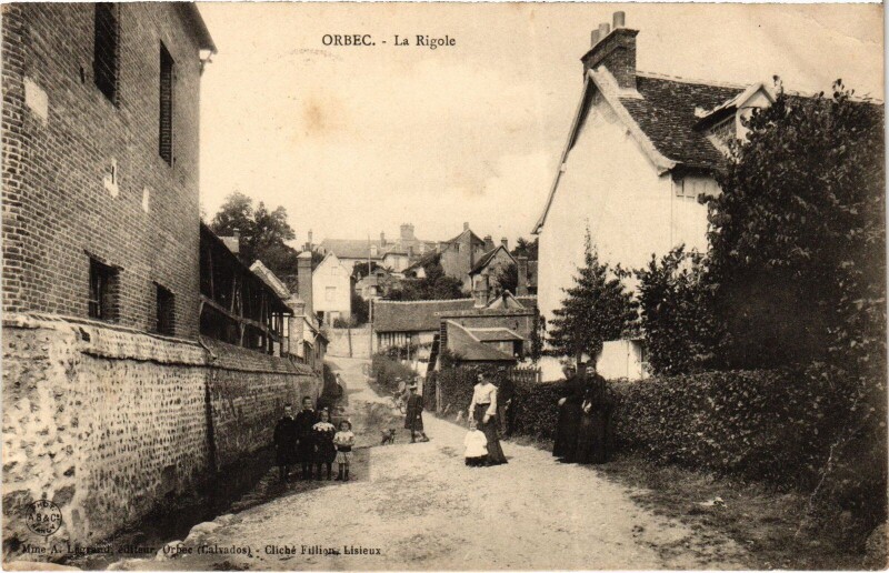 Carte postale ancienne Orbec La Rigole à Orbec