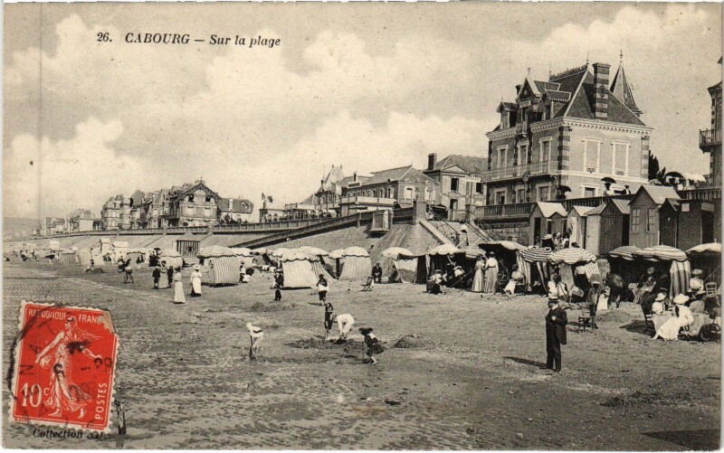 Carte postale ancienne Cabourg Sur la Plage à Cabourg