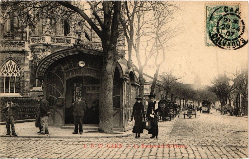Carte postale ancienne Caen Le Boulevard Saint-Pierre