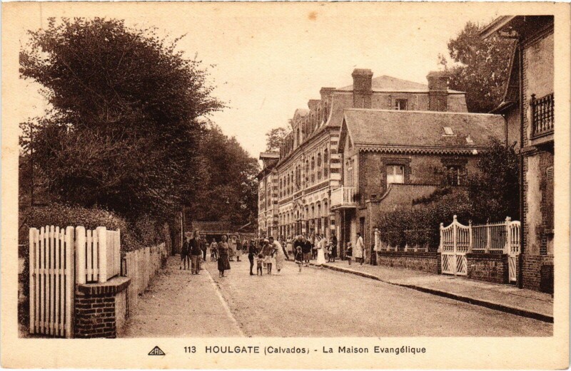 Carte postale ancienne Houlgate La Maison Evangelique à Houlgate