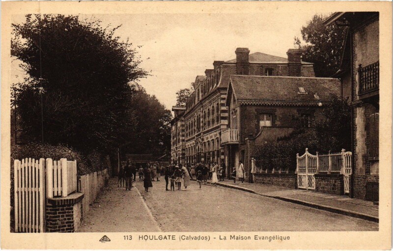 Carte postale ancienne Houlgate La Maison Evangelique à Houlgate