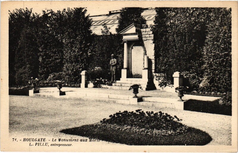 Carte postale ancienne Houlgate Le Monument aux Morts à Houlgate