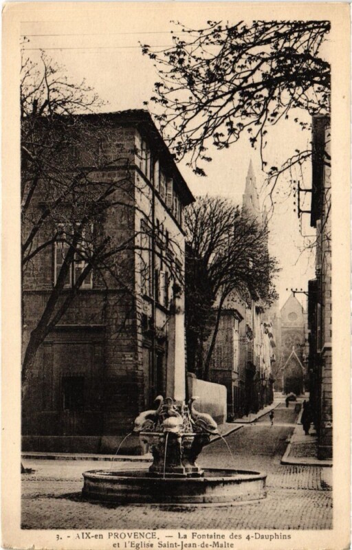 Carte postale ancienne Aix-en-Provence Fontaine des 4-Dauphins - Eglise Saint-Jean-de-Malte à Aix-en-Provence