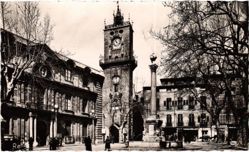 Carte postale ancienne Aix-en-Provence L'Hotel de Ville et le Beffroi à Aix-en-Provence