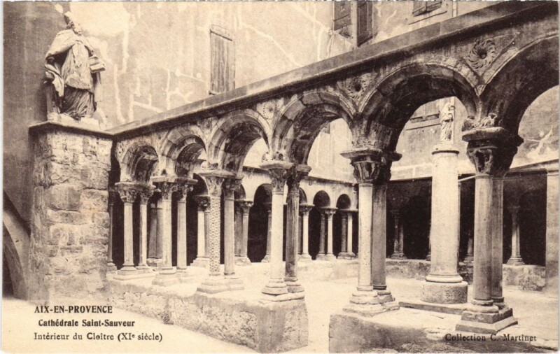 Carte postale ancienne Aix-en-Provence Cathedrale Saint-Sauveur - Interieur du Cloitre à Aix-en-Provence