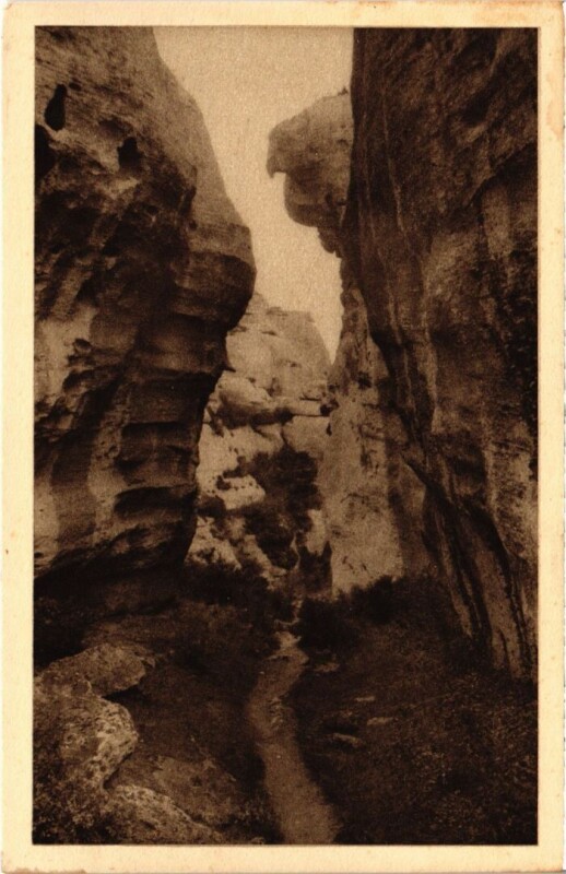 Carte postale ancienne Les Baux Les Portalets - Entree du Val d'Enfer
