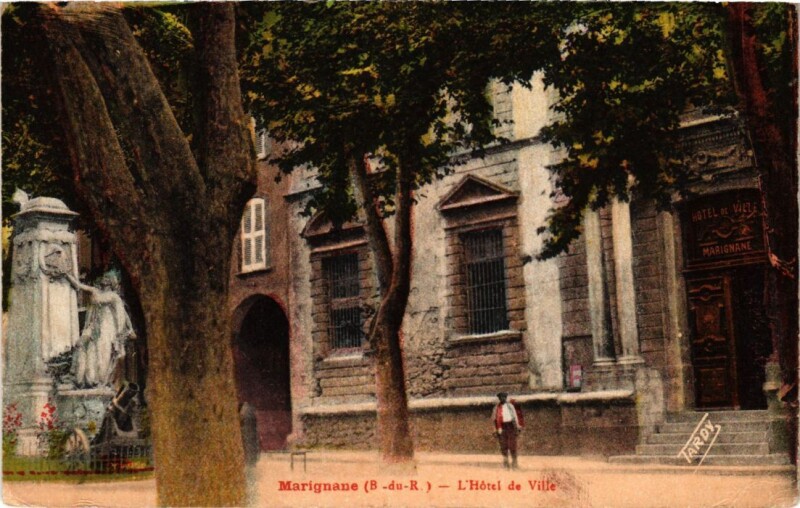 Carte postale ancienne Marignane L'Hotel de Ville à Marignane