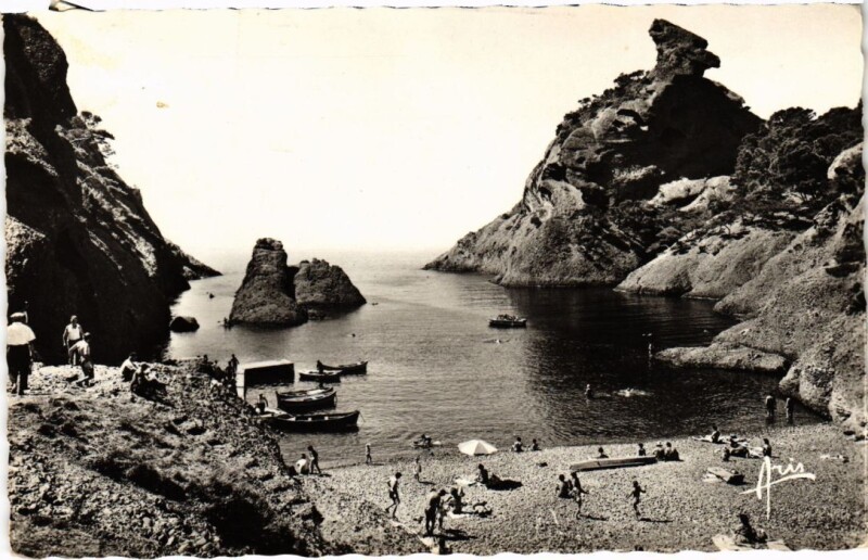 Carte postale ancienne La Ciotat Calanques de Figuerolle - Rocher du Capucin à La Ciotat